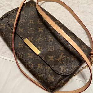 Louis Vuitton monogram Favorite PM clutch chain purse crossbody bag